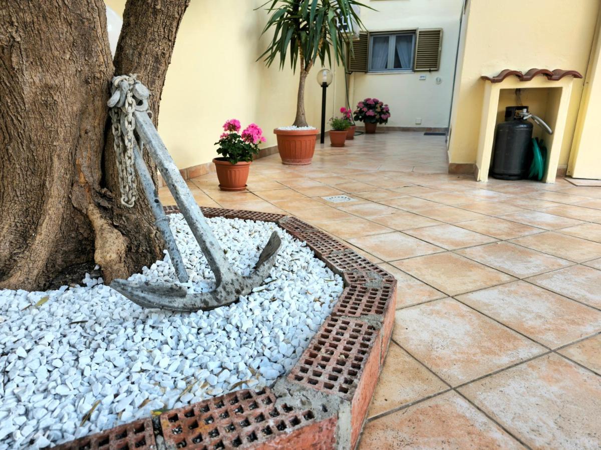 Valery House Appartement Cagliari Buitenkant foto